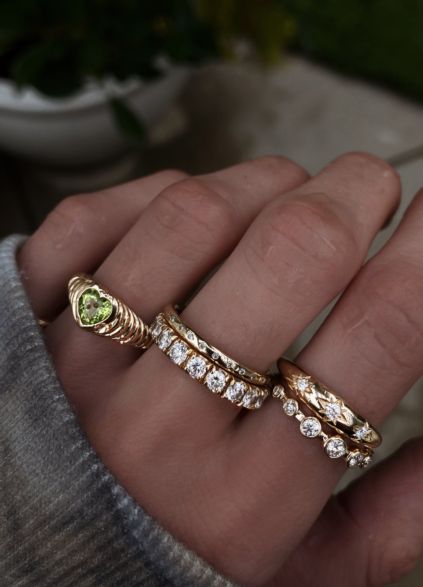 14kt gold petite peridot heart burst ring